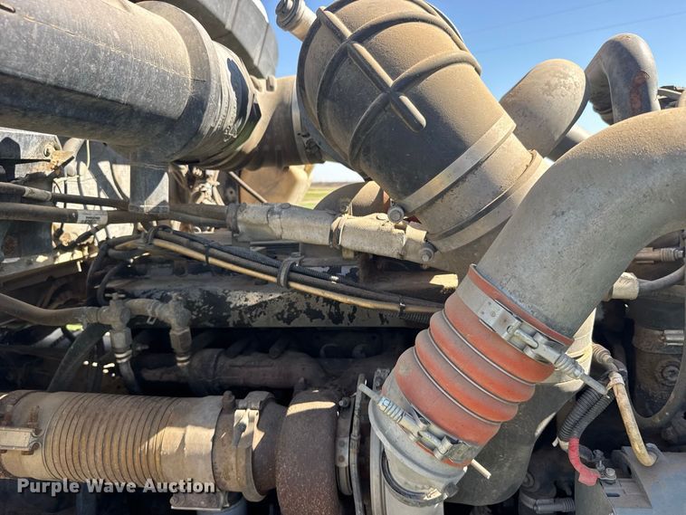 image for item DY3300 1999 Kenworth T600 grain truck