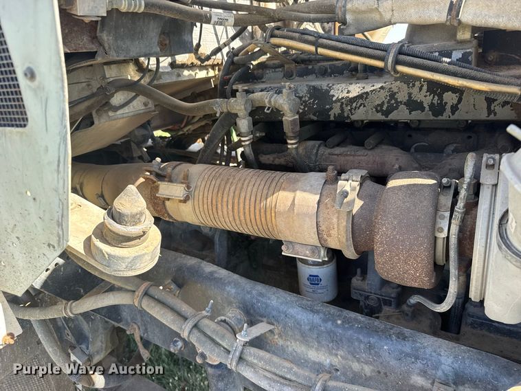 image for item DY3300 1999 Kenworth T600 grain truck