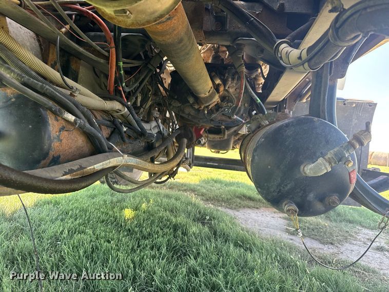 image for item DY3300 1999 Kenworth T600 grain truck