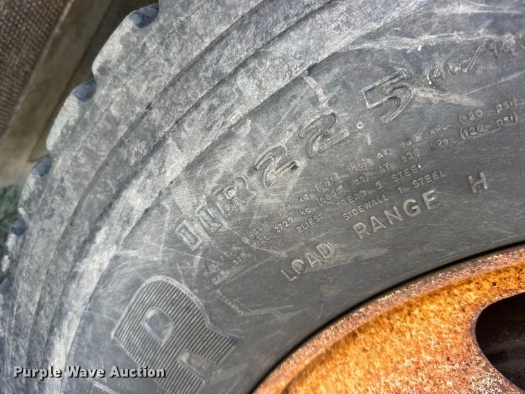 image for item DY3300 1999 Kenworth T600 grain truck