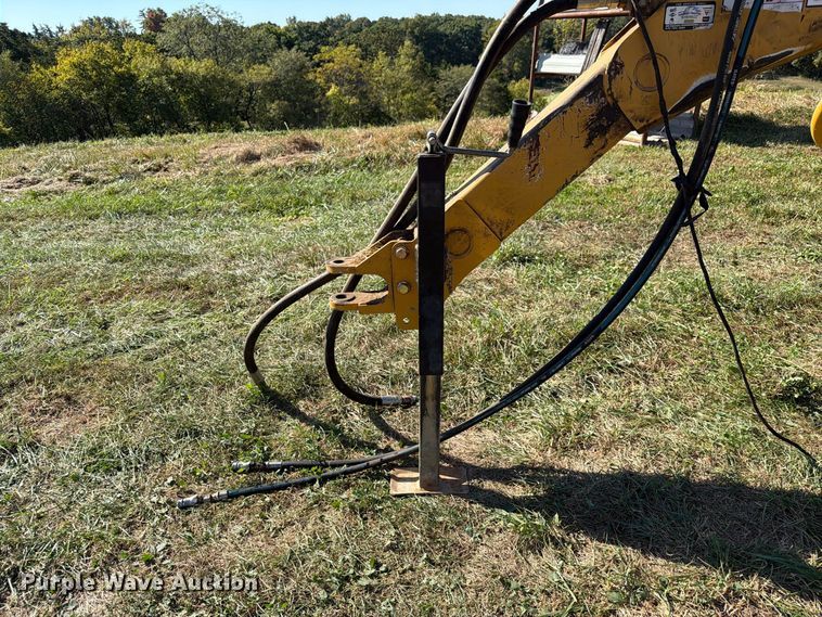 image for item DZ4941 2015 Vermeer R2300 hay rake