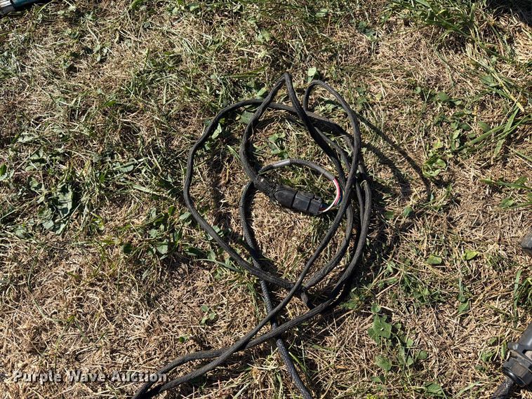 image for item DZ4941 2015 Vermeer R2300 hay rake