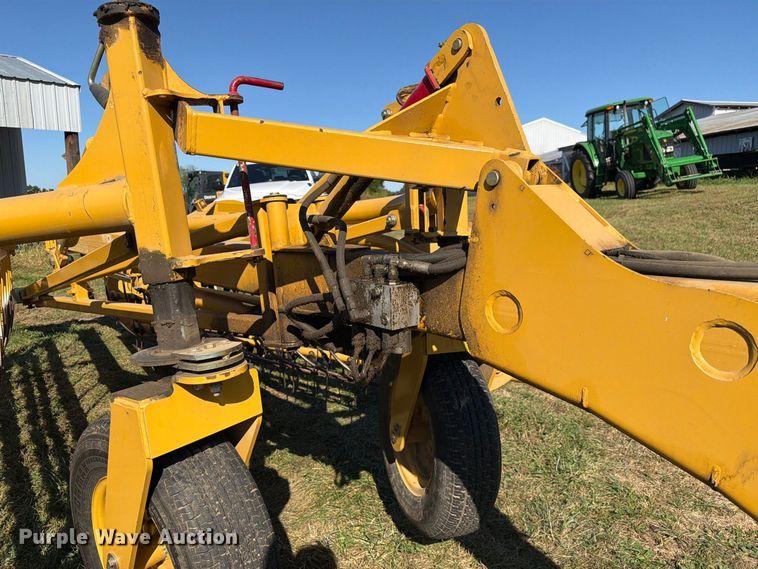 image for item DZ4941 2015 Vermeer R2300 hay rake