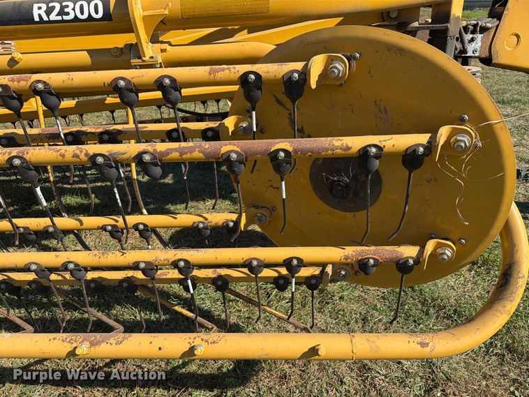 image for item DZ4941 2015 Vermeer R2300 hay rake