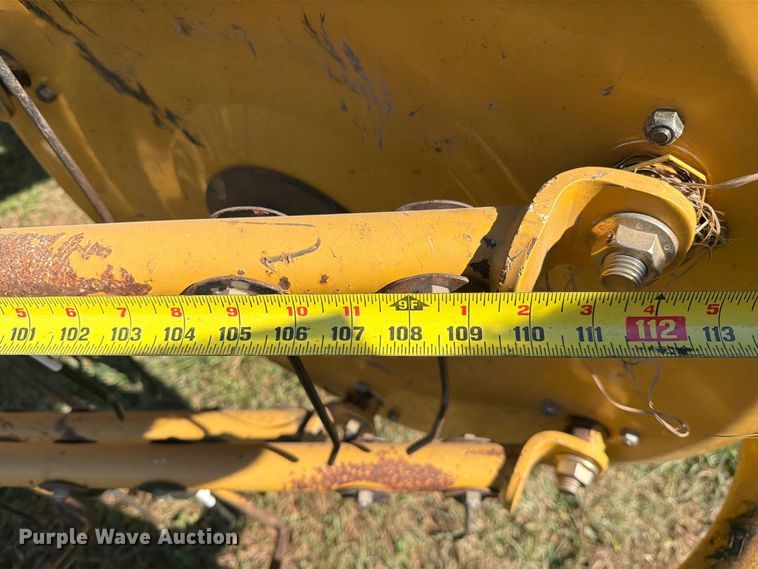 image for item DZ4941 2015 Vermeer R2300 hay rake