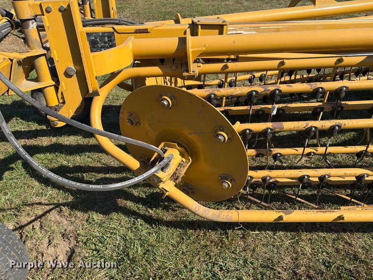 image for item DZ4941 2015 Vermeer R2300 hay rake