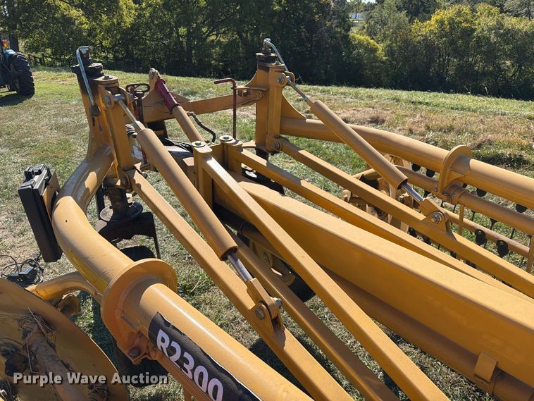 image for item DZ4941 2015 Vermeer R2300 hay rake
