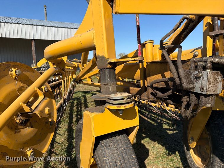 image for item DZ4941 2015 Vermeer R2300 hay rake