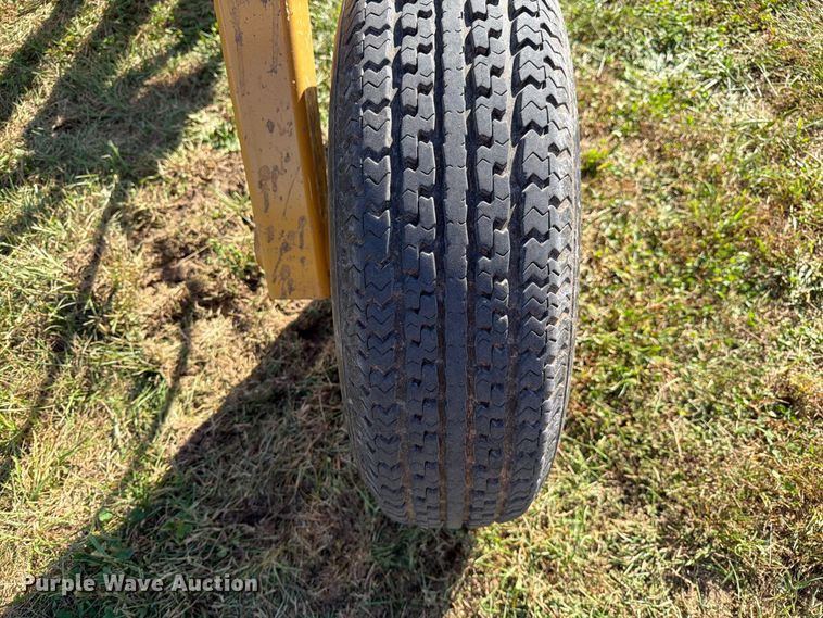 image for item DZ4941 2015 Vermeer R2300 hay rake