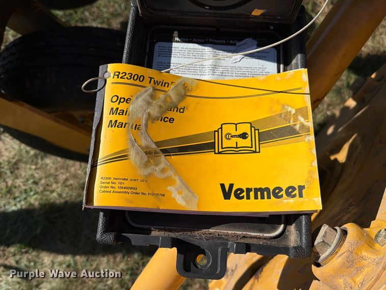 image for item DZ4941 2015 Vermeer R2300 hay rake