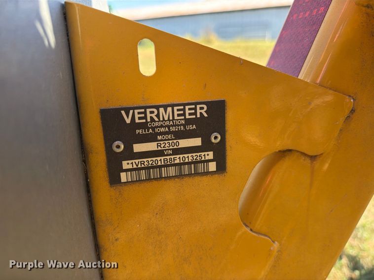 image for item DZ4941 2015 Vermeer R2300 hay rake