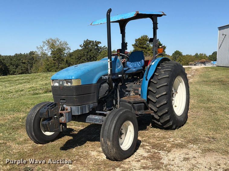 image for item DZ4942 2000 New Holland TN75 tractor