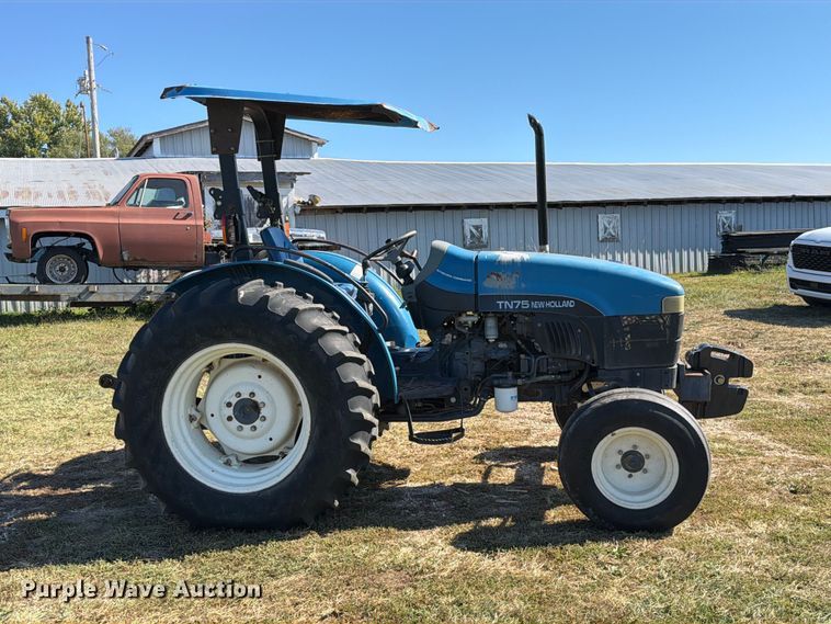 image for item DZ4942 2000 New Holland TN75 tractor