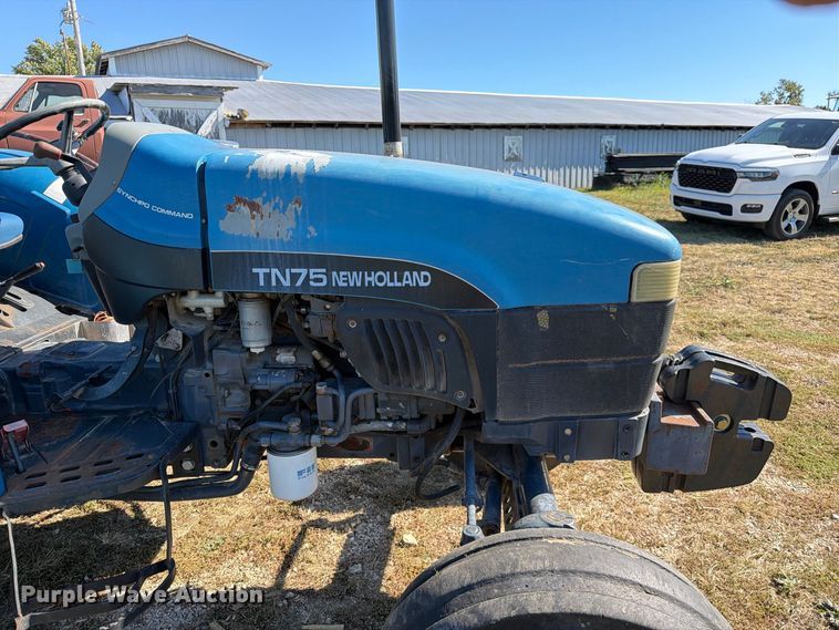 image for item DZ4942 2000 New Holland TN75 tractor