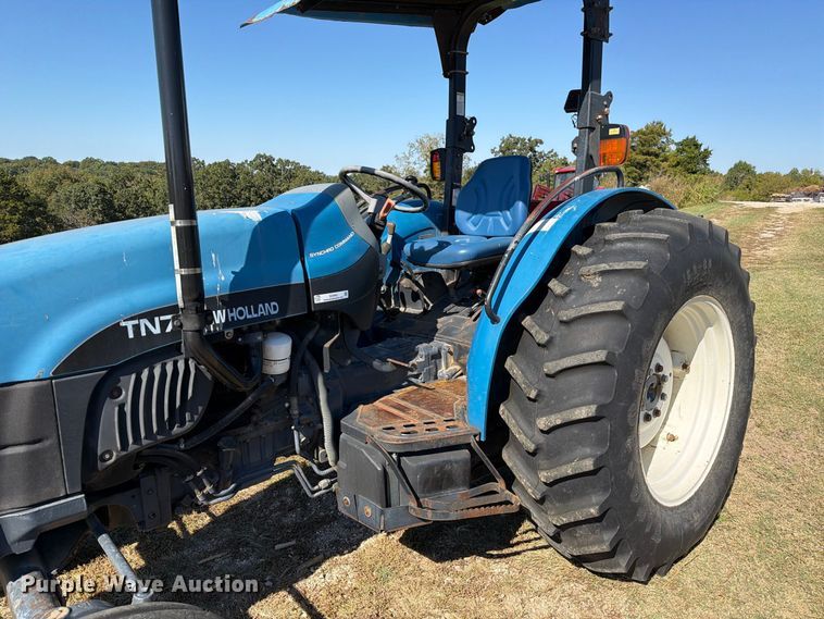 image for item DZ4942 2000 New Holland TN75 tractor