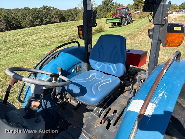 image for item DZ4942 2000 New Holland TN75 tractor