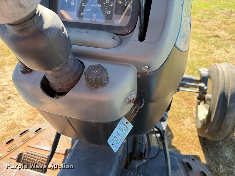 image for item DZ4942 2000 New Holland TN75 tractor
