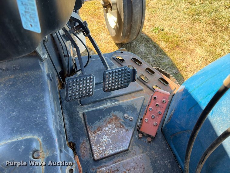 image for item DZ4942 2000 New Holland TN75 tractor