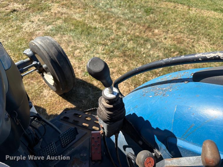 image for item DZ4942 2000 New Holland TN75 tractor