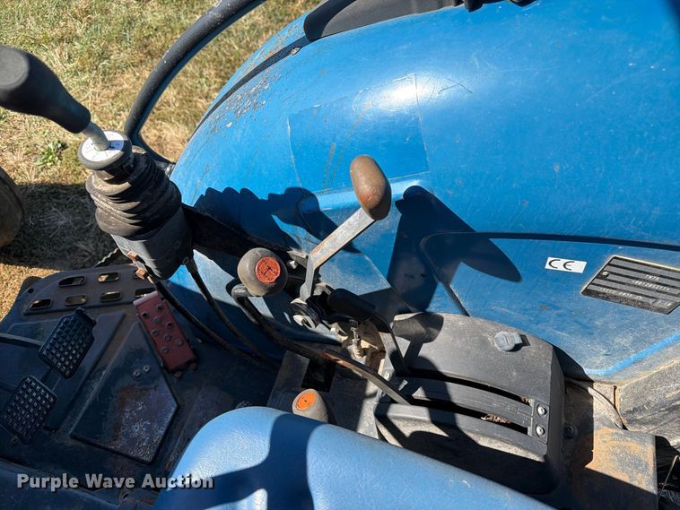 image for item DZ4942 2000 New Holland TN75 tractor