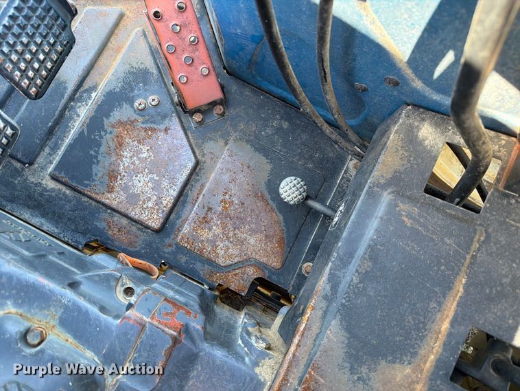 image for item DZ4942 2000 New Holland TN75 tractor