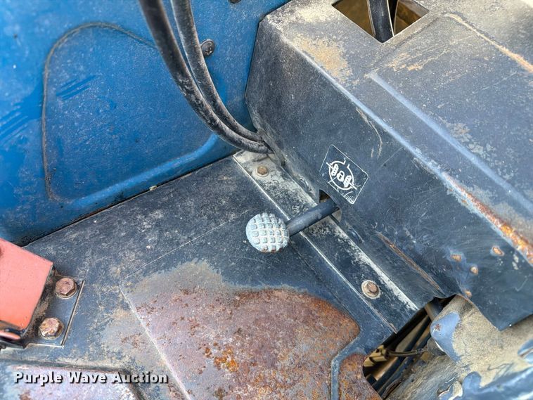 image for item DZ4942 2000 New Holland TN75 tractor