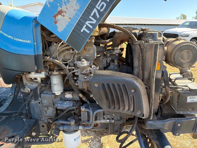 image for item DZ4942 2000 New Holland TN75 tractor