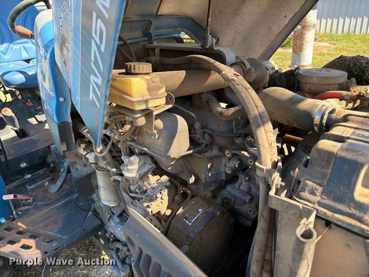 image for item DZ4942 2000 New Holland TN75 tractor