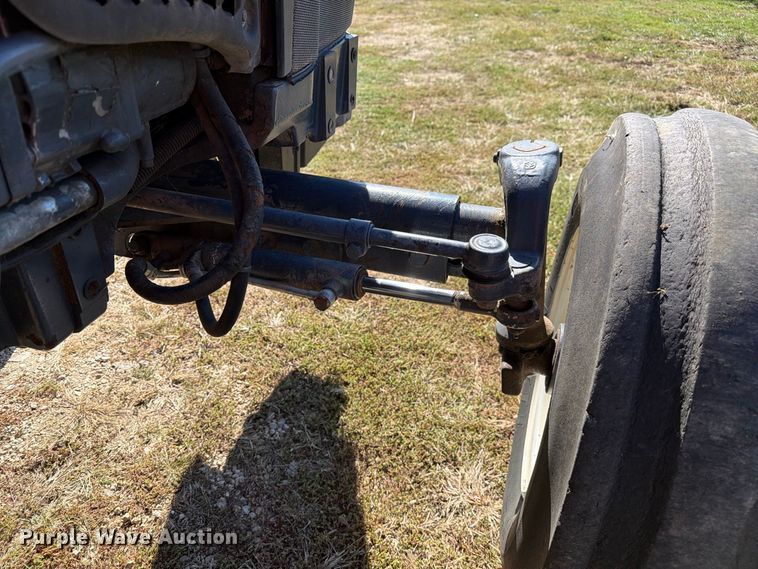 image for item DZ4942 2000 New Holland TN75 tractor