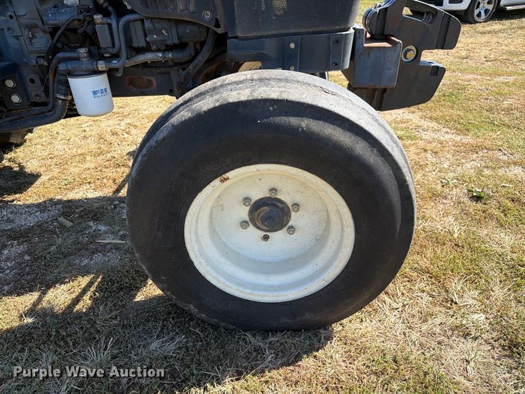 image for item DZ4942 2000 New Holland TN75 tractor
