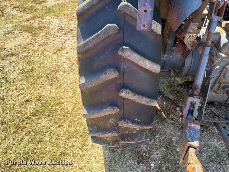 image for item DZ4942 2000 New Holland TN75 tractor