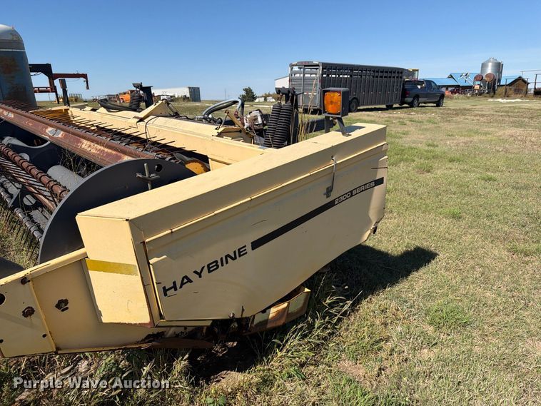 image for item EI7793 New Holland Haybine 2300 windrower