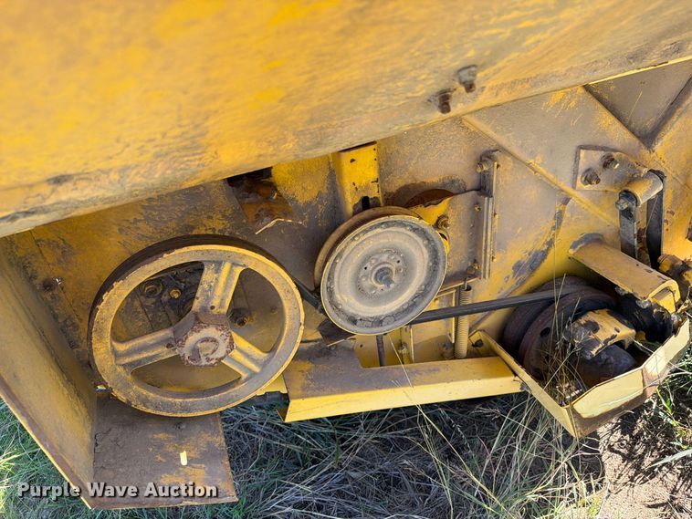 image for item EI7793 New Holland Haybine 2300 windrower