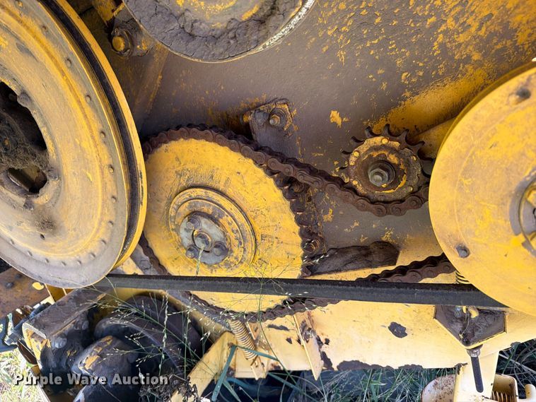image for item EI7793 New Holland Haybine 2300 windrower
