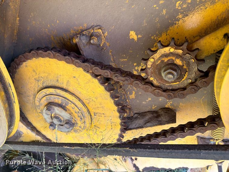 image for item EI7793 New Holland Haybine 2300 windrower