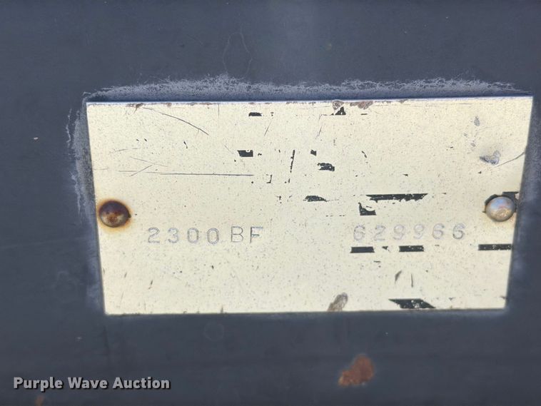 image for item EI7793 New Holland Haybine 2300 windrower