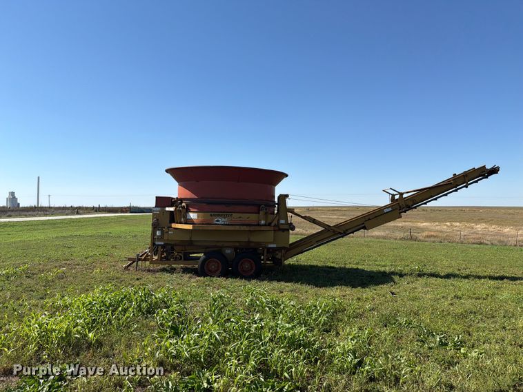 image for item EI7795 Haybuster H-1100 bale processor