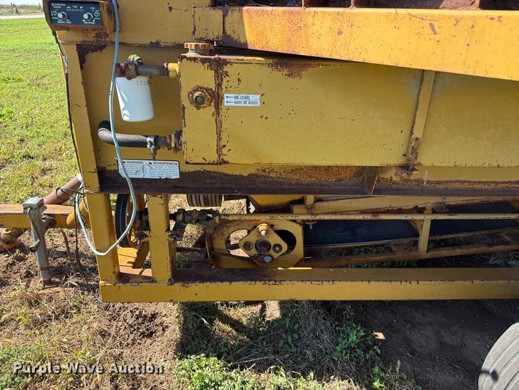 image for item EI7795 Haybuster H-1100 bale processor
