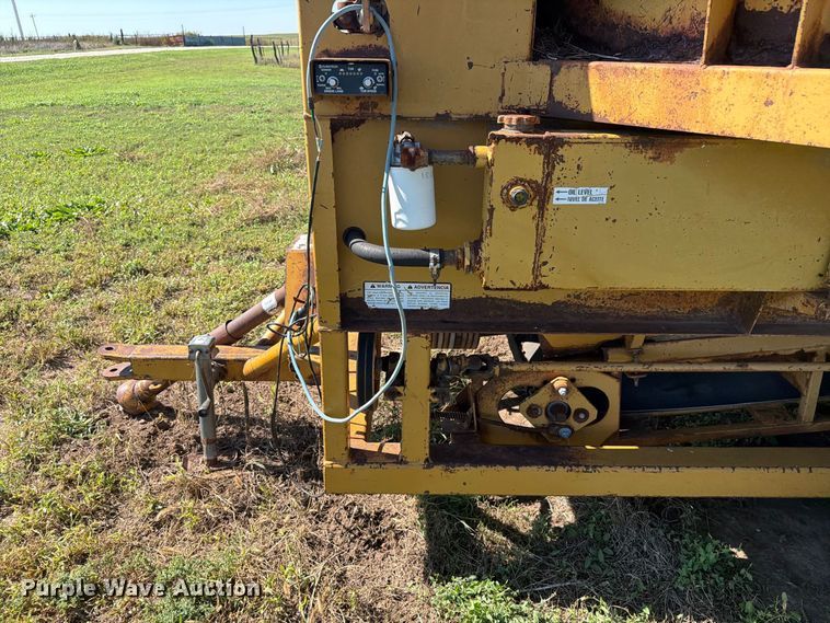 image for item EI7795 Haybuster H-1100 bale processor