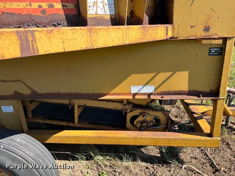 image for item EI7795 Haybuster H-1100 bale processor