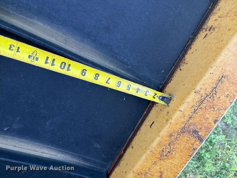 image for item EI7795 Haybuster H-1100 bale processor