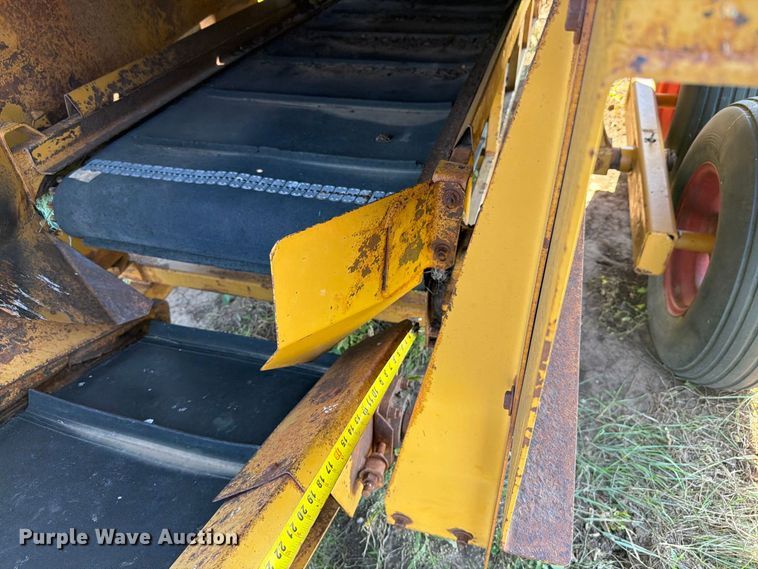 image for item EI7795 Haybuster H-1100 bale processor