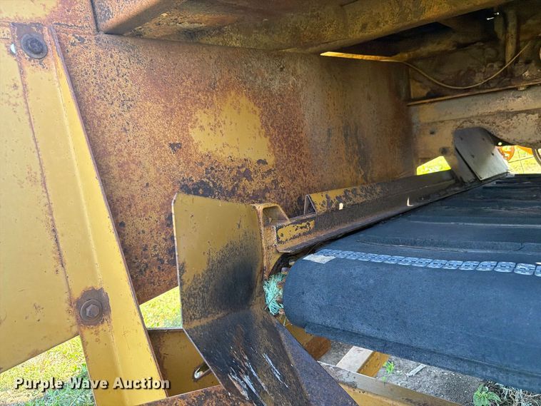 image for item EI7795 Haybuster H-1100 bale processor