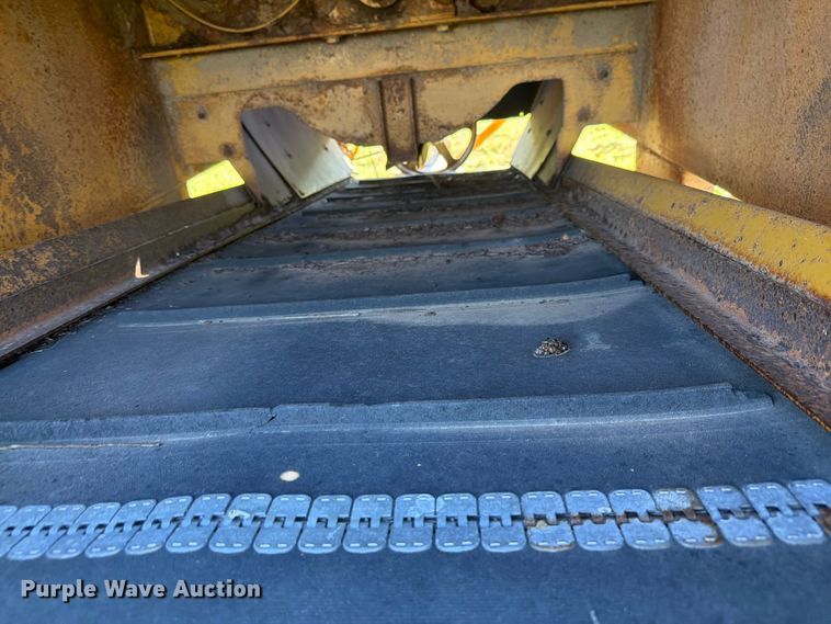image for item EI7795 Haybuster H-1100 bale processor