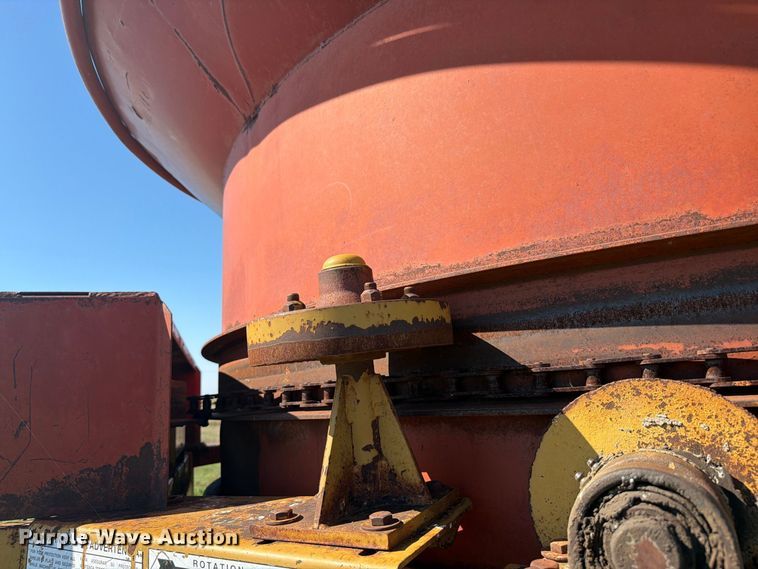 image for item EI7795 Haybuster H-1100 bale processor