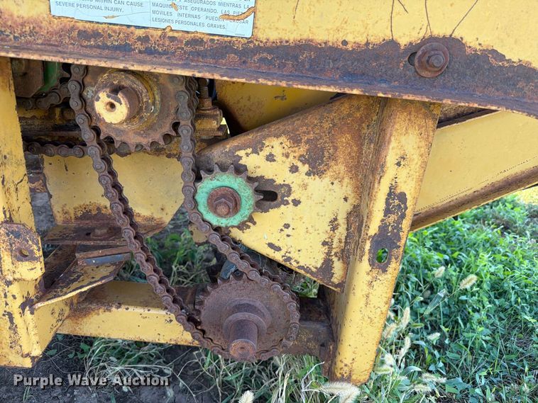 image for item EI7795 Haybuster H-1100 bale processor