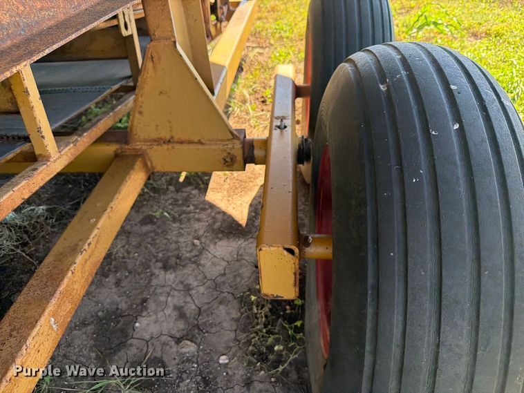 image for item EI7795 Haybuster H-1100 bale processor