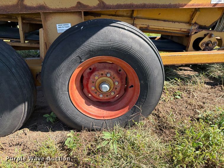 image for item EI7795 Haybuster H-1100 bale processor