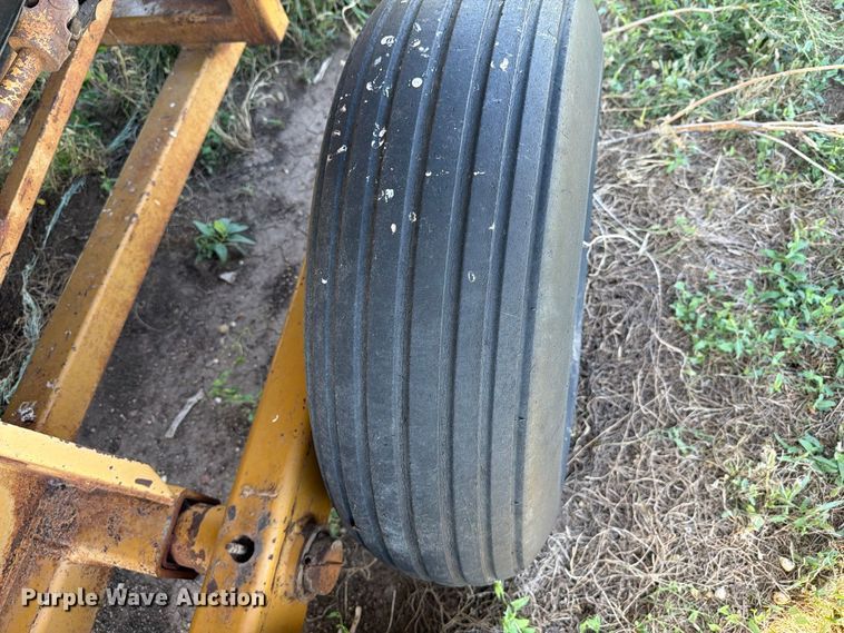 image for item EI7795 Haybuster H-1100 bale processor