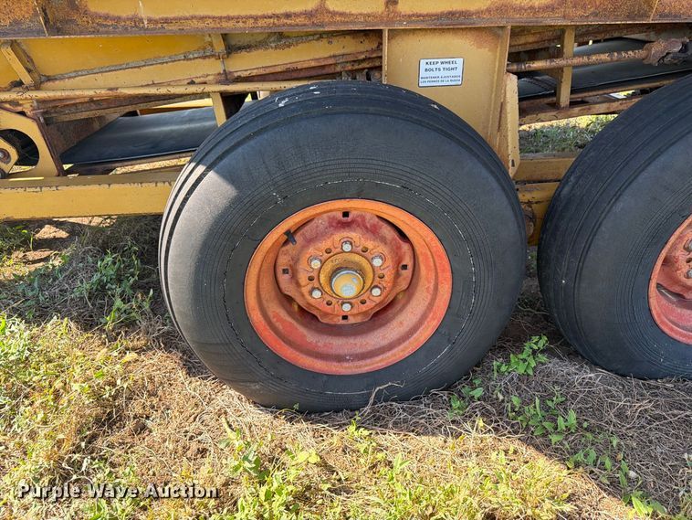 image for item EI7795 Haybuster H-1100 bale processor